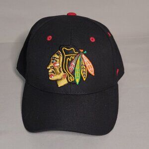 Chicago Blackhawks Hockey NHL Men 7 1/4 Fitted Hat Black Controversial Native